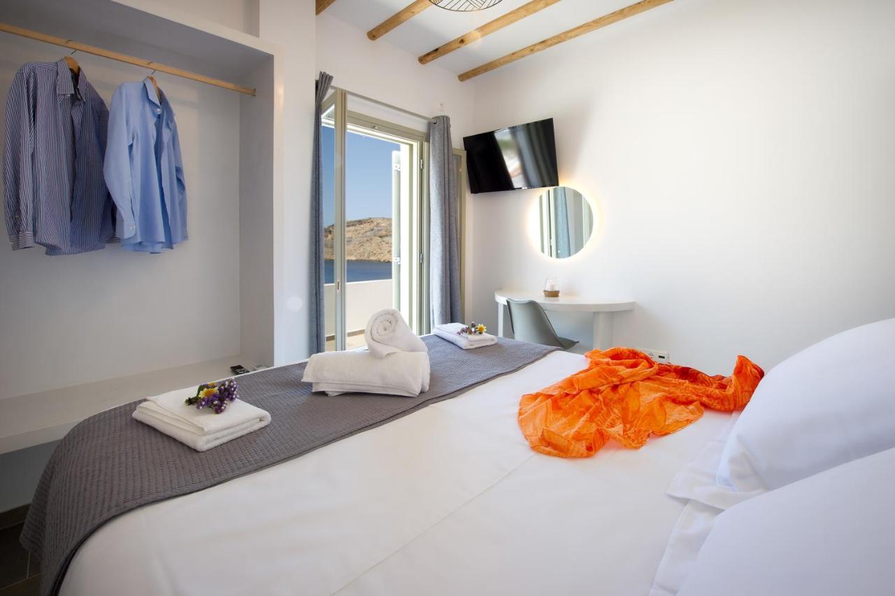 Droufakos' Home, Lux Seafront Apartment W. View Cherronisos  외부 사진