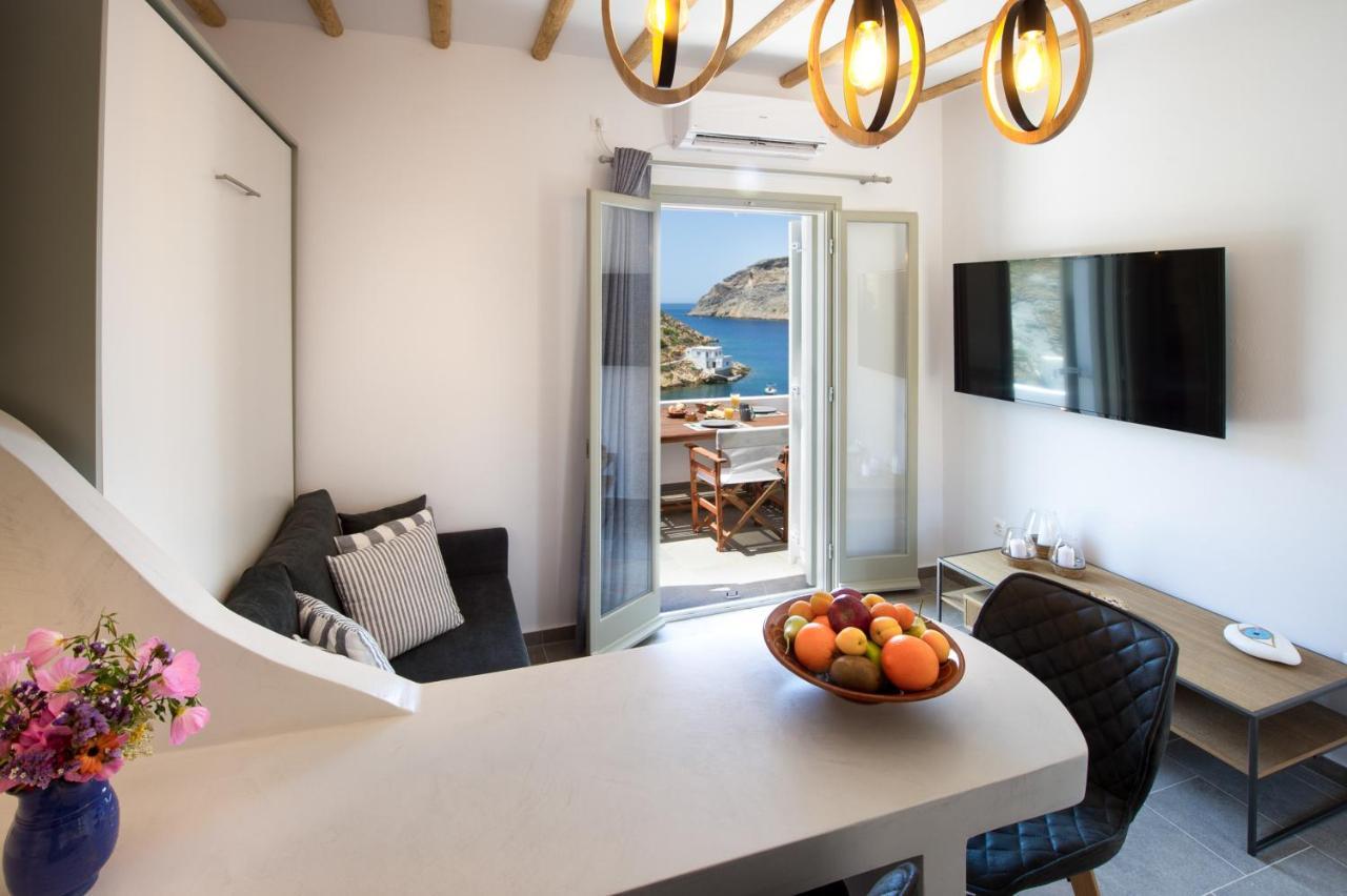 Droufakos' Home, Lux Seafront Apartment W. View Cherronisos  외부 사진